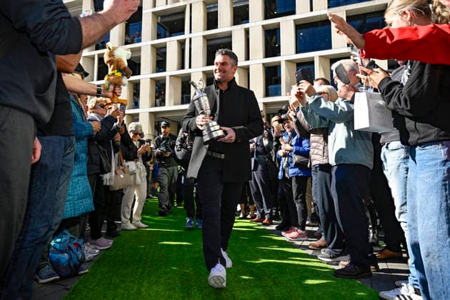 Ryan Fox holds the Claret Jug trophy as he walks down the green carpet during the Public welcome home celebration for New Zealand golfer Ryan Fox on bringing the Claret Jug home after his historic Open Championship win. Takutai Square, Auckland, New Zealand on Tuesday 28 July 2026. Photo: Alan Lee Auckland New Zealand Copyright: xAlanxLeex xPhotosportx