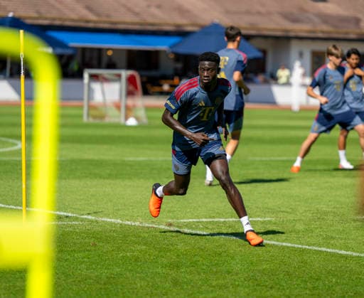 28.07.2026, Fussball Bundesliga 2026 2027, Trainingslager FC Bayern München in Rottach-Egern am Tegernsee (Bayern). Neuzugang Bara Sapoko Ndiaye (FC Bayern München) *** July 28, 2026, 2026–2027 Bundesliga, FC Bayern Munich training camp in Rottach-Egern on Lake Tegernsee, Bavaria; new signing Bara Sapoko Ndiaye, FC Bayern Munich