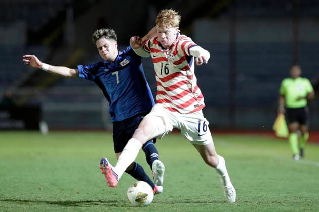 Concacaf U-20 Championship: El Salvador vs. United States Christian Coreas (L) of El Salvador vies for the ball with Dylan Vanney during a Concacaf U-20 Championship match between El Salvador and the United States at Estadio Universitario in Puebla, Mexico, 28 July 2026. Puebla Mexico  Copyright: xHildaxRíosx