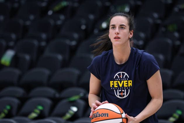 July 28, 2026, Seattle, Washington, USA: Indiana Fever guard CAITLIN CLARK (22) warms-up prior to the WNBA, Basketball Damen, USA match between the Seattle Storm and Indiana Fever at Climate Pledge Arena in Seattle. Seattle USA - ZUMAd218 20260728_zsp_d218_001 Copyright: xRichardxDizonx
