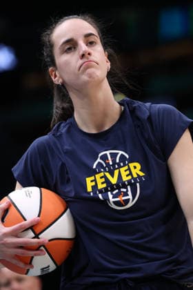 July 28, 2026, Seattle, Washington, USA: Indiana Fever guard CAITLIN CLARK (22) warms-up prior to the WNBA, Basketball Damen, USA match between the Seattle Storm and Indiana Fever at Climate Pledge Arena in Seattle. Seattle USA - ZUMAd218 20260728_zsp_d218_006 Copyright: xRichardxDizonx