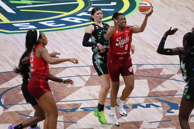 July 28, 2026, Seattle, Washington, USA: Indiana Fever guard KELSEY MITCHELL (0) attempts a field goal in the second quarter of the WNBA, Basketball Damen, USA match between the Seattle Storm and Indiana Fever at Climate Pledge Arena in Seattle. WNBA 2026: Indiana 105:95 Seattle  - ZUMAd218 20260728_zsp_d218_032 Copyright: xRichardxDizonx