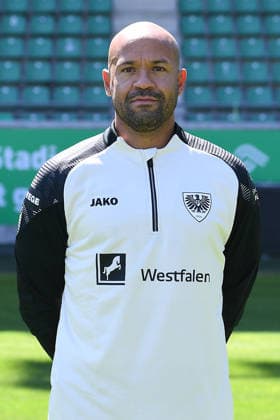 SC Preußen Münster; 3. Liga, Porträttermin 2026 2027 Dennis Sarteh ( Physiotherapeut Münster ); SC Preußen Münster; 3. Liga, Porträttermin 2026 2027 *** SC Preußen Münster, 3rd Division, Profile Session 2026–2027 Dennis Sarteh, Physical Therapist, Münster SC Preußen Münster, 3rd Division, Profile Session 2026–2027 xRx