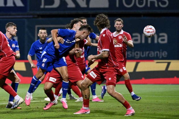 CroatiaZagreb, 280726. Maksimir Stadium. UEFA Champions League second qualifying round match, GNK Dinamo - FC Thun. Photo: Damir Krajac CROPIX Zagreb Croatia Copyright: xxDamirxKrajacx dinamo_thun79-280726