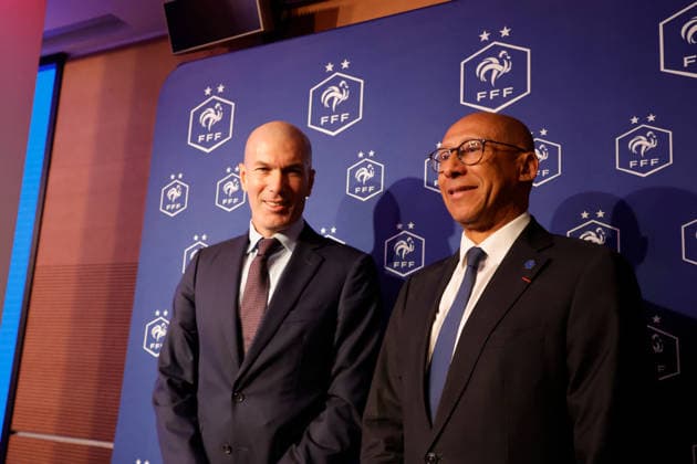 (260729) -- PARIS, July 29, 2026 -- Newly-appointed head coach Zinedine Zidane (R) of the France national football team poses with French Football Federation President Philippe Diallo after a press conference, PK, Pressekonferenz at the federation s headquarters in Paris, France, July 28, 2026. (Photo by Xinhua) (SP)FRANCE-PARIS-FOOTBALL-FRENCH HEAD COACH-ZIDANE HenrixSzwarc 