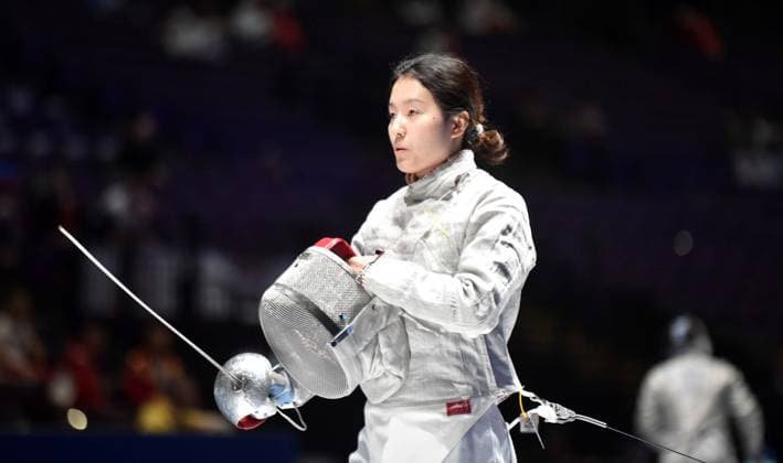 Fechten, WM in Hongkong (260729) -- HONG KONG, July 29, 2026 -- Zhang Xinyi of China reacts during the team women s sabre round of 16 match between China and Bulgaria at the 2026 Fencing World Championships in Hong Kong, south China, July 29, 2026. ) (SP)CHINA-HONG KONG-FENCING-WORLD CHAMPIONSHIPS-WOMEN S SABRE TEAM (CN) LoxPingxFai 