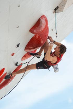 July 28, 2026, Salt Lake City, Utah, USA: Canadian national team, Nationalteam climber VICTOR BAUDRAND makes a left handed clip on the men s semi final route Salt Lake City USA - ZUMAs381 20260728_znp_s381_009 Copyright: xAndrewxSzakmeisterx