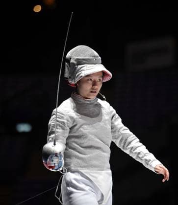 Fechten, WM in Hongkong #2 (260729) -- HONG KONG, July 29, 2026 -- Zhang Xinyi of China reacts during the team women s sabre semifinal match between China and the United States at the 2026 Fencing World Championships in Hong Kong, south China, July 29, 2026. ) (SP)CHINA-HONG KONG-FENCING-WORLD CHAMPIONSHIPS-WOMEN S SABRE TEAM (CN) LoxPingxFai 
