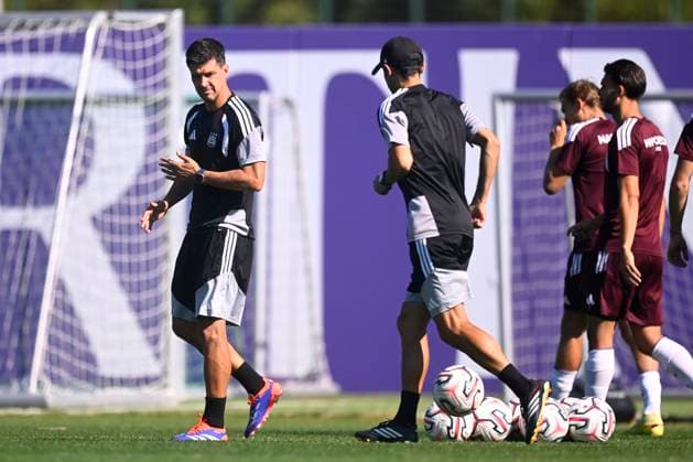 RSC Anderlecht v Hammarby IF - UEFA Europa League Media Activities 29 07 2026 ANDERLECHT, BELGIUM - JULY 29 : Bruno Vitor head coach of RSC Anderlecht pictured during a training session ahead of the UEFA Europa League 2025 26 second qualifying round second leg between RSC Anderlecht and Hammarby IF on July 29, 2026 in Anderlecht, Belgium, 29 07 2026 Anderlecht Belgium  Copyright: xTomasxSiskx
