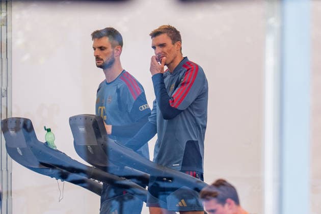 Trainingslager, FC Bayern München am 29.07.2026 in Rottach-Egern Joao Palhinha und Sven Ulreich auf dem Laufband *** Training camp, FC Bayern Munich on July 29, 2026, in Rottach Egern: Joao Palhinha and Sven Ulreich on the treadmill Copyright: xBahhoxKarax