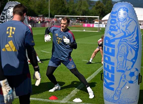 29.07.2026, Fussball Bundesliga 2026 2027, Trainingslager FC Bayern München in Rottach-Egern am Tegernsee (Bayern). Torwart Manuel Neuer (FC Bayern München) *** July 29, 2026, 2026–2027 Bundesliga, FC Bayern Munich training camp in Rottach Egern on Lake Tegernsee, Bavaria; goalkeeper Manuel Neuer, FC Bayern Munich