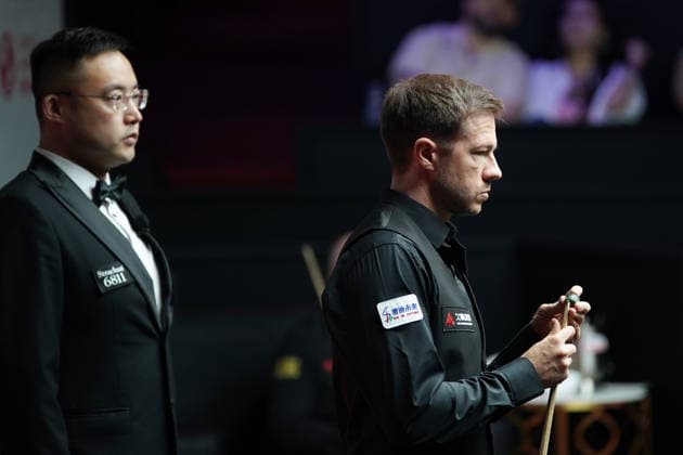 SHANGHAI, CHINA - JULY 29: Jack Lisowski of England chalks the cue in the second round match against John Higgins of Scotland on Day 3 of the 2026 Snooker Shanghai Masters on July 29, 2026 in Shanghai, China.  Copyright: xTaixChengzhex 111657039955