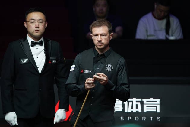 SHANGHAI, CHINA - JULY 29: Jack Lisowski of England chalks the cue in the second round match against John Higgins of Scotland on Day 3 of the 2026 Snooker Shanghai Masters on July 29, 2026 in Shanghai, China.  Copyright: xTaixChengzhex 111657039949