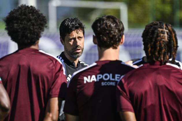 Anderlecht s head coach Vitor Bruno pictured during a training session of Belgian RSC Anderlecht, Wednesday 29 July in Brussels, in preparations of the second leg of the second qualifying round for the UEFA Europa League against Swedish Hammarby IF. TOM GOYVAERTS TomxGoyvaerts  x182286164x