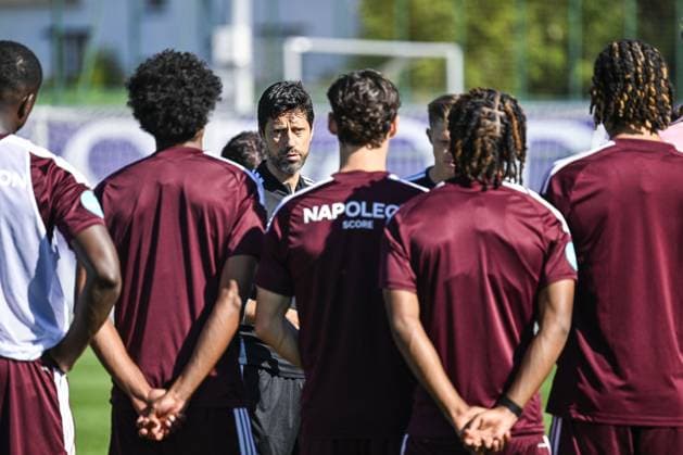 Anderlecht s head coach Vitor Bruno pictured during a training session of Belgian RSC Anderlecht, Wednesday 29 July in Brussels, in preparations of the second leg of the second qualifying round for the UEFA Europa League against Swedish Hammarby IF. TOM GOYVAERTS TomxGoyvaerts  x182286704x