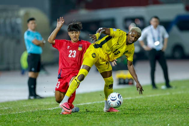 ASEAN Hyundai Cup 2026 Malaysia Vs Laos in Kuala Lumpur, Malaysia - 28 Jul 2026 Mohamadou Sumareh of Malaysia (R) and Phonsak Seesavath of Laos seen in action during the ASEAN Hyundai Cup 2026 match between Malaysia and Laos at Kuala Lumpur Football Stadium, Cheras. Final score; Malaysia 4:0 Laos. Kuala Lumpur Malaysia Copyright: xWongxFokxLoyx xSOPAxImagesx 20260728_AFW_0536 copy