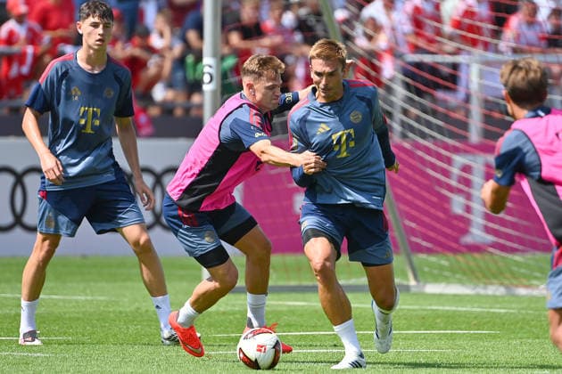 v.re:Joao PALHINHA (Bayern Muenchen), Aktion,Zweikampf gegen Joshua KIMMICH (Bayern Muenchen). Oeffentliches Training FC Bayern Muenchen im Trainingslager in Rottach Egern am 29.07.2026. Fussball 1. Bundesliga,Saison 2026 2027. *** v re Joao PALHINHA Bayern Munich, Action,Tackle against Joshua KIMMICH, Bayern Munich, Open Training Session for FC Bayern Munich at the training camp in Rottach-Egern on July 29, 2026, Soccer, Bundesliga 1, 2026–2027 Season