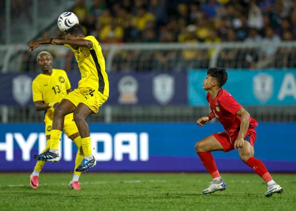 July 28, 2026, Kuala Lumpur, Malaysia: Ruventhiran Vengadesan of Malaysia (L) and Kaharn Phetsivilay of Laos seen in action during the ASEAN Hyundai Cup 2026 match between Malaysia and Laos at Kuala Lumpur Football Stadium, Cheras. Final score; Malaysia 4:0 Laos. ASEAN Hyundai Cup 2026 Malaysia Vs Laos In Kuala Lumpur, Malaysia - 28 Jul 2026  - ZUMAs197 20260728_aaa_s197_316 Copyright: xWongxFokxLoyx