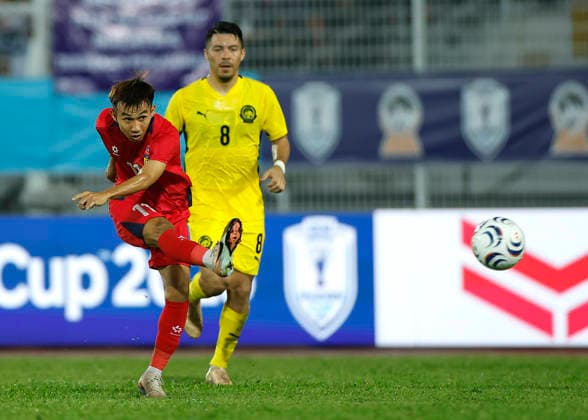 July 28, 2026, Kuala Lumpur, Malaysia: Chony Waenpaserth of Laos (L) and Sergio Fabian Ezequiel Aguero of Malaysia seen in action during the ASEAN Hyundai Cup 2026 match between Malaysia and Laos at Kuala Lumpur Football Stadium, Cheras. Final score; Malaysia 4:0 Laos. ASEAN Hyundai Cup 2026 Malaysia Vs Laos In Kuala Lumpur, Malaysia - 28 Jul 2026  - ZUMAs197 20260728_aaa_s197_320 Copyright: xWongxFokxLoyx
