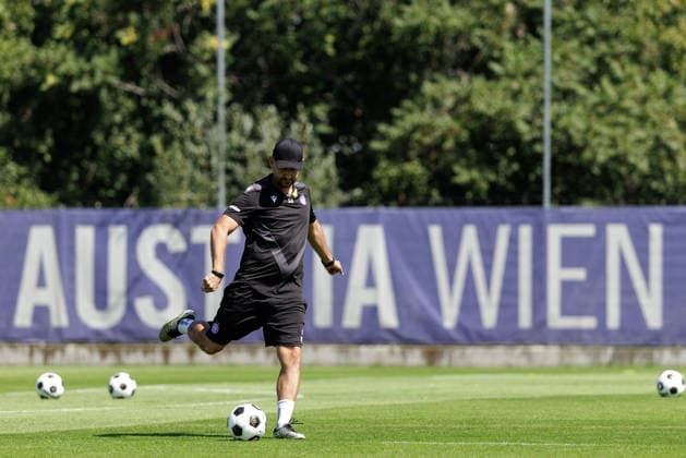 SOCCER - UEFA ECL, A.Wien vs Liepaja VIENNA,AUSTRIA,29.JUL.26 - SOCCER - UEFA Conference League, qualification, Austria Wien vs FK Liepaja, preview, training A.Wien. Image shows head coach Stephan Helm (A.Wien).  GEPAxpictures xArminxRauthner
