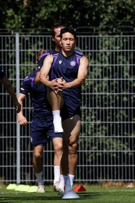 SOCCER - UEFA ECL, A.Wien vs Liepaja VIENNA,AUSTRIA,29.JUL.26 - SOCCER - UEFA Conference League, qualification, Austria Wien vs FK Liepaja, preview, training A.Wien. Image shows Johannes Handl and Taeseok Lee (A.Wien).  GEPAxpictures xArminxRauthner
