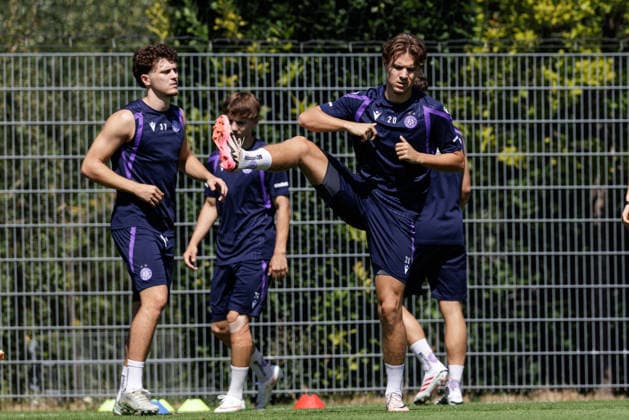 SOCCER - UEFA ECL, A.Wien vs Liepaja VIENNA,AUSTRIA,29.JUL.26 - SOCCER - UEFA Conference League, qualification, Austria Wien vs FK Liepaja, preview, training A.Wien. Image shows Moritz Wels, Hasan Deshishku and Julian Hettwer (A.Wien).  GEPAxpictures xArminxRauthner