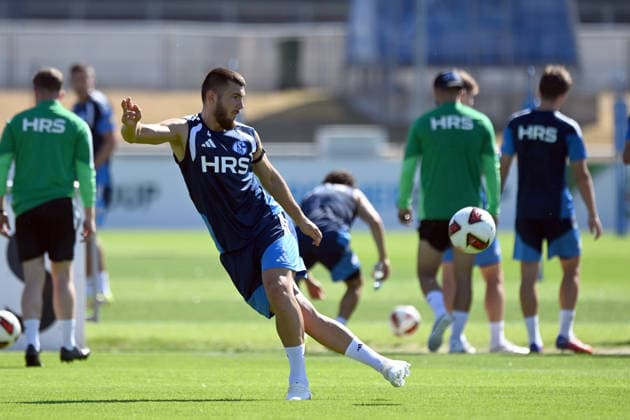 Hasan KURUCAY (GE) Aktion, Einzelaktion Training des FC Schalke 04 (GE) am 29.07.2026 auf dem Trainingsgelaende in Gelsenkirchen Deutschland. Â *** Hasan KURUCAY, FC Schalke 04, individual training drill on July 29, 2026, at the training facility in Gelsenkirchen, Germany Â