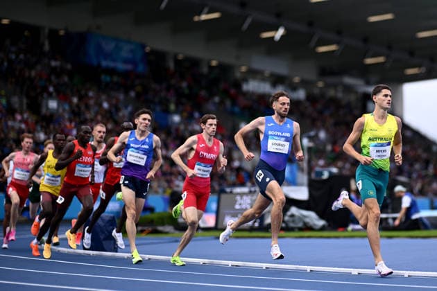COM26 ATHLETICS, Cameron Myers of Australia (right) competes in the Men™s One Mile, Round 1 heats at the Glasgow 2026 Commonwealth Games at EDF Scotstoun Stadium in Glasgow, Scotland, Wednesday, July 29, 2026. ( NO ARCHIVING, EDITORIAL USE ONLY Glasgow United Kingdom  Copyright: xJOELxCARRETTx 20260729147955554591