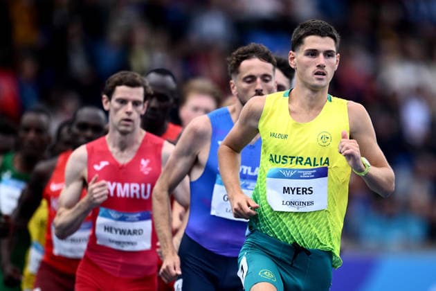 COM26 ATHLETICS, Cameron Myers of Australia (right) competes in the Men™s One Mile, Round 1 heats at the Glasgow 2026 Commonwealth Games at EDF Scotstoun Stadium in Glasgow, Scotland, Wednesday, July 29, 2026. ( NO ARCHIVING, EDITORIAL USE ONLY Glasgow United Kingdom  Copyright: xJOELxCARRETTx 20260729150300390991