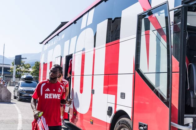 ST. JOHANN IN TIROL, AUSTRIA - JULY 29: Gideon Mensah (1. FC Koeln, 14) getting off the bus on his first day of training during a training session at trainings camp in Kitzbuehel of season 2026 27 at Koasastadion on July 29, 2026 in St. Johann in Tirol, Austria. Austria Copyright: xSteffiexWunderlx