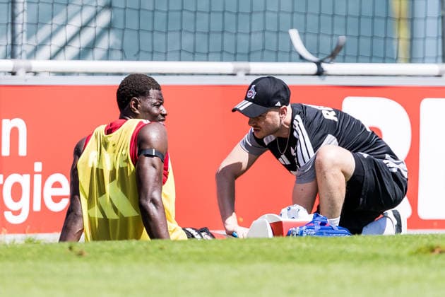 ST. JOHANN IN TIROL, AUSTRIA - JULY 29: Ragnar Ache (1. FC Koeln, 9) being treated during a training session at trainings camp in Kitzbuehel of season 2026 27 at Koasastadion on July 29, 2026 in St. Johann in Tirol, Austria. Austria Copyright: xSteffiexWunderlx