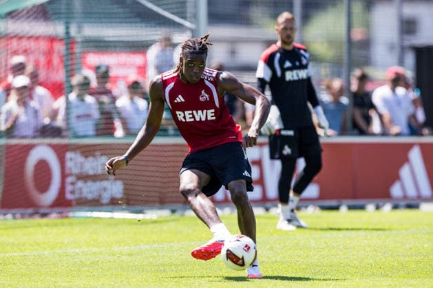 ST. JOHANN IN TIROL, AUSTRIA - JULY 29: Elias Bakatukanda (1. FC Koeln) controls the ball during a training session at trainings camp in Kitzbuehel of season 2026 27 at Koasastadion on July 29, 2026 in St. Johann in Tirol, Austria. Austria Copyright: xSteffiexWunderlx