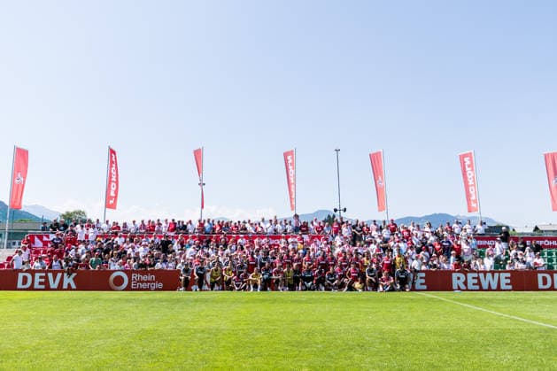 ST. JOHANN IN TIROL, AUSTRIA - JULY 29: Group photo with fans and team during a training session at trainings camp in Kitzbuehel of season 2026 27 at Koasastadion on July 29, 2026 in St. Johann in Tirol, Austria. Austria Copyright: xSteffiexWunderlx