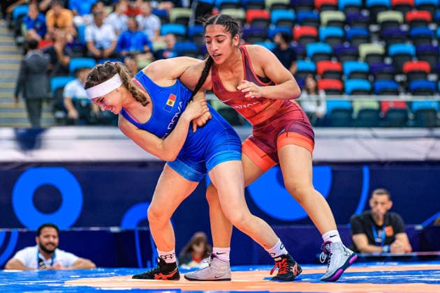 U17, U 17 Wrestling World Championships 57kg WW - Gurleen Kaur Dhillon (CAN) df. Ana Rachiteanu (MDA) *** U17 Wrestling World Championships, 57kg WW: Gurleen Kaur Dhillon (CAN) defeated Ana Rachiteanu (MDA) by fall Copyright: xUnitedxWorldxWrestlingx xAmirrezx UWW-U17-WC-BAKU-2026