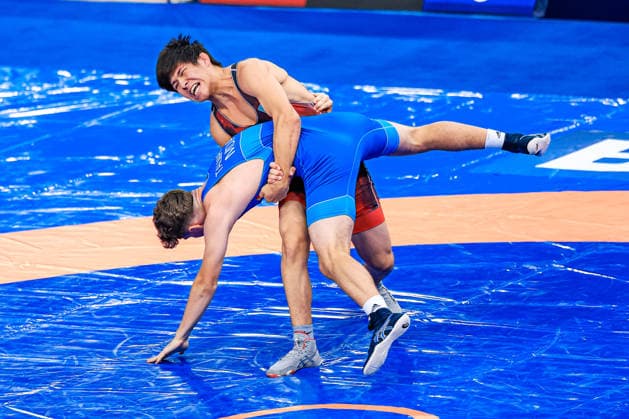 U17, U 17 Wrestling World Championships 71kg GR - Alinur Toleugali (KAZ) df. Bogdan Talmaci (MDA) *** U17 Wrestling World Championships, 71 kg Greco-Roman: Alinur Toleugali (KAZ) defeated Bogdan Talmaci (MDA) Copyright: xUnitedxWorldxWrestlingx xAmirrezx UWW-U17-WC-BAKU-2026