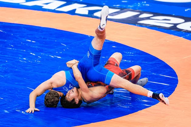 U17, U 17 Wrestling World Championships 71kg GR - Alinur Toleugali (KAZ) df. Bogdan Talmaci (MDA) *** U17 Wrestling World Championships, 71 kg Greco-Roman: Alinur Toleugali (KAZ) defeated Bogdan Talmaci (MDA) Copyright: xUnitedxWorldxWrestlingx xAmirrezx UWW-U17-WC-BAKU-2026