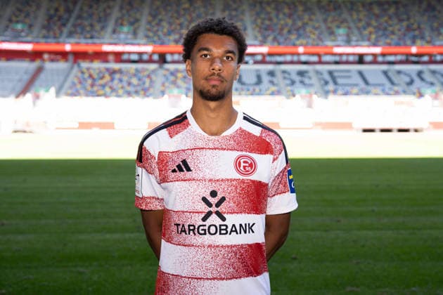 Düsseldorf , Deutschland, 3. Fussball Bundesliga Saison 2026 2027 Noah Egouli ; Fortuna Düsseldorf 1895 ; 3.Liga, Porträttermin 2026 2027, *** Düsseldorf, Germany, 2026–2027 Bundesliga Season, Noah Egouli, Fortuna Düsseldorf 1895, 3. Liga, Photo Shoot 2026–2027,