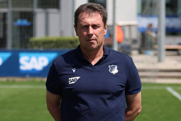 23.07.2026, xrekx, Fussball 1.Bundesliga, TSG 1899 Hoffenheim - Fototermin Saison 2026 27 v.l. Uwe Hölzl Hoelzl Co-Trainer (TSG Hoffenheim) (DFL DFB REGULATIONS PROHIBIT ANY USE OF PHOTOGRAPHS as IMAGE SEQUENCES and or QUASI-VIDEO) Sinsheim *** July 23, 2026, xrekx, Soccer, Bundesliga 1, TSG 1899 Hoffenheim Photo Session, 2026–27 Season, from left: Uwe Hölzl, Hoelzl, Assistant Coach, TSG Hoffenheim. DFL and DFB regulations prohibit any use of photographs as image sequences and or quasi-video.heim