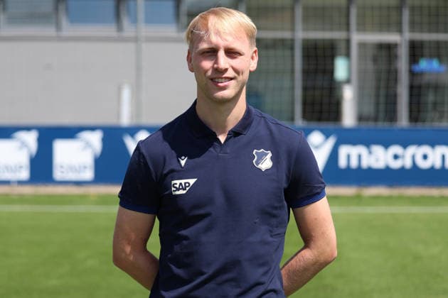 23.07.2026, xrekx, Fussball 1.Bundesliga, TSG 1899 Hoffenheim - Fototermin Saison 2026 27 v.l. Niklas Hagenhoff Spielanalyst (TSG Hoffenheim) (DFL DFB REGULATIONS PROHIBIT ANY USE OF PHOTOGRAPHS as IMAGE SEQUENCES and or QUASI-VIDEO) Sinsheim *** July 23, 2026, xrekx, Soccer, Bundesliga 1, TSG 1899 Hoffenheim Photo Session, 2026–27 Season, from left: Niklas Hagenhoff, Match Analyst, TSG Hoffenheim. DFL and DFB regulations prohibit any use of photographs as image sequences and or quasi-video. Sinsheim