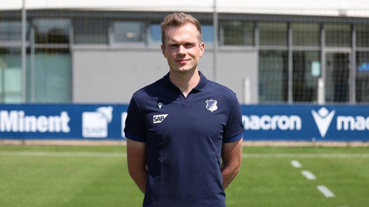 23.07.2026, xrekx, Fussball 1.Bundesliga, TSG 1899 Hoffenheim - Fototermin Saison 2026 27 v.l. Philipp Lussi Athletiktrainer (TSG Hoffenheim) (DFL DFB REGULATIONS PROHIBIT ANY USE OF PHOTOGRAPHS as IMAGE SEQUENCES and or QUASI-VIDEO) Sinsheim *** July 23, 2026, xrekx, Soccer, Bundesliga 1, TSG 1899 Hoffenheim Photo Session, 2026–27 Season, from left: Philipp Lussi, Athletic Trainer, TSG Hoffenheim. DFL and DFB regulations prohibit any use of photographs as image sequences and or quasi-video. Sinsheim