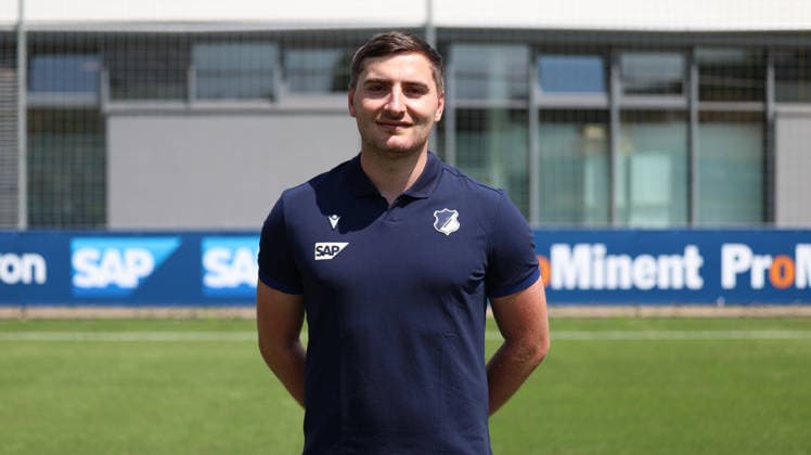 23.07.2026, xrekx, Fussball 1.Bundesliga, TSG 1899 Hoffenheim - Fototermin Saison 2026 27 v.l. Tim Knobel Spielanalyst (TSG Hoffenheim) (DFL DFB REGULATIONS PROHIBIT ANY USE OF PHOTOGRAPHS as IMAGE SEQUENCES and or QUASI-VIDEO) Sinsheim *** July 23, 2026, xrekx, Soccer, Bundesliga 1, TSG 1899 Hoffenheim Photo Op, 2026–27 Season, from left: Tim Knobel, Match Analyst, TSG Hoffenheim. DFL and DFB regulations prohibit any use of photographs as image sequences and or quasi-video. Sinsheim