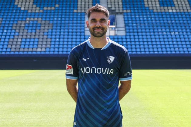 29.07.2026, Fussball, Saison 2026 2027, Porträttermin VfL Bochum, Gerrit Holtmann (VfL Bochum) Bochum Ruhrstadion Deutschland xRHR-FOTOx *** July 29, 2026, Soccer, 2026–2027 Season, VfL Bochum Photo Shoot, Gerrit Holtmann, VfL Bochum, Bochum, Ruhrstadion, Germany, xRHR PHOTOx Copyright: RHR-FOTOx RHR-FOTO