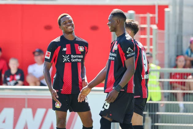 Leverkusen, Deutschland: 28.07.2026 - Testspiel - Bayer 04 Leverkusen vs. KRC Genk Im Bild: v.li der Zweite Torschütze Christian Kofane (Leverkusen) macht das Tor zum 4:0 und jubelt mit Jeanuel Belocian (Leverkusen) und Afonso Moreira (Leverkusen) (DFL DFB REGULATIONS PROHIBIT ANY USE OF PHOTOGRAPHS as IMAGE SEQUENCES and or QUASI-VIDEO) *** *** Leverkusen, Germany, July 28, 2026, Friendly Match: Bayer 04 Leverkusen vs. KRC Genk. Pictured from left: second goal scorer Christian Kofane (Leverkusen) scores the goal to make it 4–0 and celebrates with Jeanuel Belocian (Leverkusen) and Afonso Moreira (Leverkusen). DFL DFB REGULATIONS PROHIBIT ANY USE OF PHOTOGRAPHS AS IMAGE SEQUENCES AND OR QUASI-VIDEO *** Copyright: HMBxMedia MadeleinexFantini