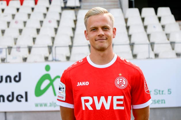 Janne Sietan; Rot-Weiss Essen; 3.Liga, Porträttermin 2026 2027 *** Janne Sietan, Rot Weiss Essen, 3rd Division, Profile Session 2026–2027
