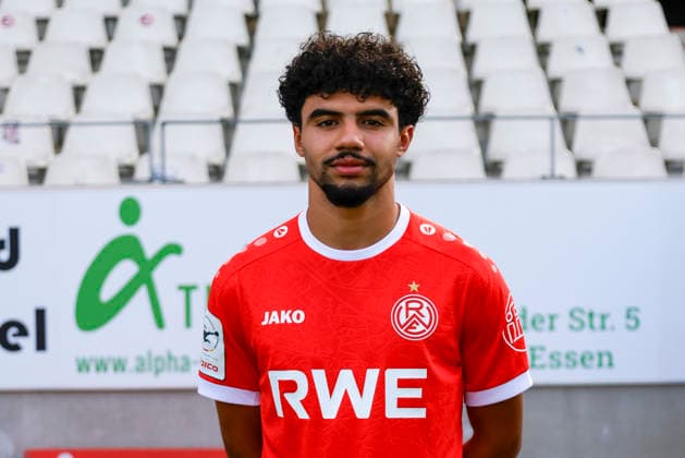 Aiman Dardari; Rot-Weiss Essen; 3.Liga, Porträttermin 2026 2027 *** Aiman Dardari, Rot Weiss Essen, 3rd Division, Photo Shoot 2026–2027