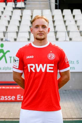 Tony Menzel; Rot-Weiss Essen; 3.Liga, Porträttermin 2026 2027 *** Tony Menzel, Rot Weiss Essen, 3rd Division, Photo Shoot 2026–2027