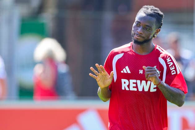 Gideon Mensah (1. FC Köln) lacht, Tag 6, Trainingslager 1. FC Köln, Koasastadion am 29. July 2026 in St. Johann in Tirol, Österreich. (Foto von Marco Steinbrenner DeFodi Images) Gideon Mensah (1. FC Köln) smiles, Tag 6, Trainingslager 1. FC Köln, Koasastadion, July 29, 2026 in St. Johann in Tirol, Austria. (Photo by Marco Steinbrenner DeFodi Images) - *** Gideon Mensah, 1. FC Köln, smiling, Day 6, 1. FC Köln training camp, Koasa Stadium on July 29, 2026, in St. Johann in Tirol, Austria. Photo by Marco Steinbrenner, DeFodi Images. Gideon Mensah of 1. FC Köln smiles, Day 6, 1. FC Köln training camp, Koasa Stadium, July 29, 2026, in St. Johann in Tirol, Austria. Photo by Marco Steinbrenner, DeFodi Images