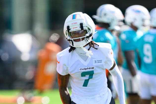 MIAMI GARDENS, FL - JULY 29: Miami Dolphins wide receiver Caleb Douglas (7) runs during the Miami Dolphins Training Camp on August 29, 2026, at the Baptist Health Training Complex in Miami Gardens, FL. (Photo by Doug Murray Icon Sportswire) NFL, American Football Herren, USA JUL 29 Dolphins Training Camp EDITORIAL USE ONLY Icon796260729004
