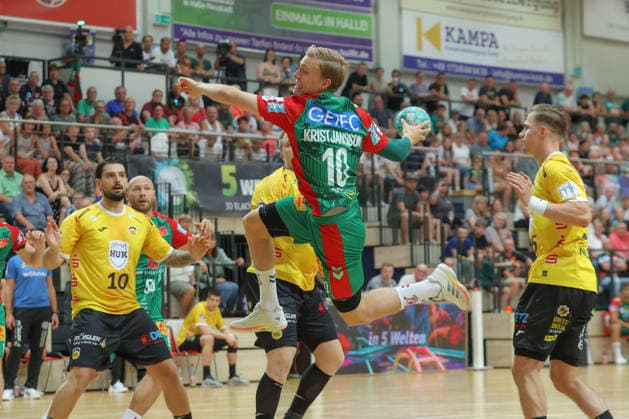 29.07.2026, xtgx, Handball Testspiel, SC Magdeburg - HSC 2000 Coburg v.l. Gisli Thorgeir Kristjansson (Magdeburg, 10) wirft Tor, Torschuetze, erzielt Tor, Treffer, scores the goal Halle *** July 29, 2026, xtgx, Handball Exhibition Match, SC Magdeburg vs. HSC 2000 Coburg, Gisli Thorgeir Kristjansson (Magdeburg), 10 goals, goal scorers, scores a goal, goal, scores the goal, Halle