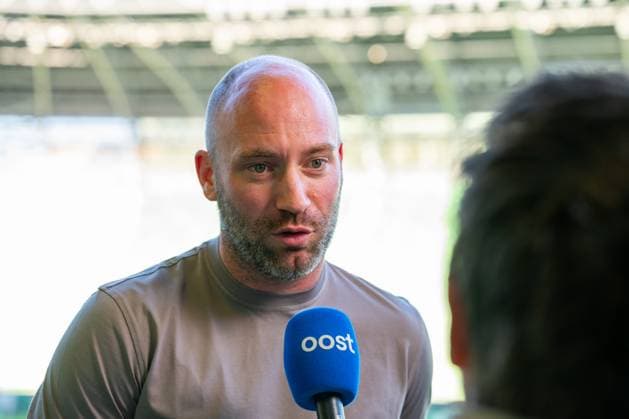 Budapest , 29-07-2026 , Groupama Arena , season 2026 2027 , UEFA Europa League play-off football , training FC Twente , picture shows FC Twente Algemeen directeur van FC Twente Dominique Scholten interview RTV OOST Training Twente in Budapest  x205309237x Copyright: